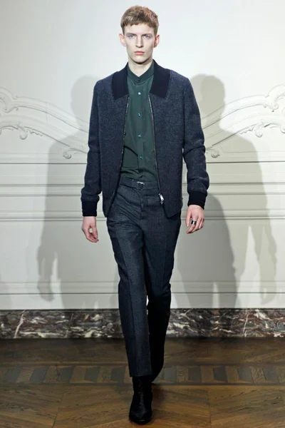 Look 10
